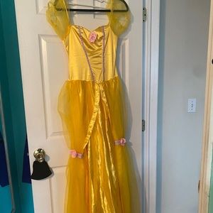 Belle costume